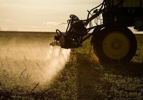 fertilizacion-urea.JPG (28215 bytes)